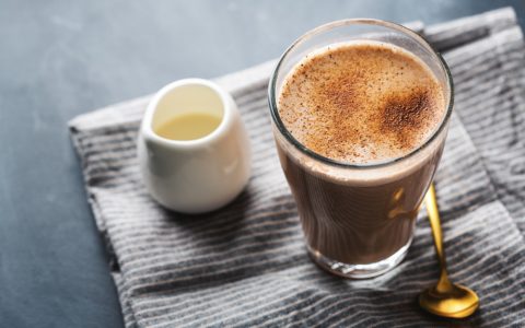 chai-latte-glass-with-milk